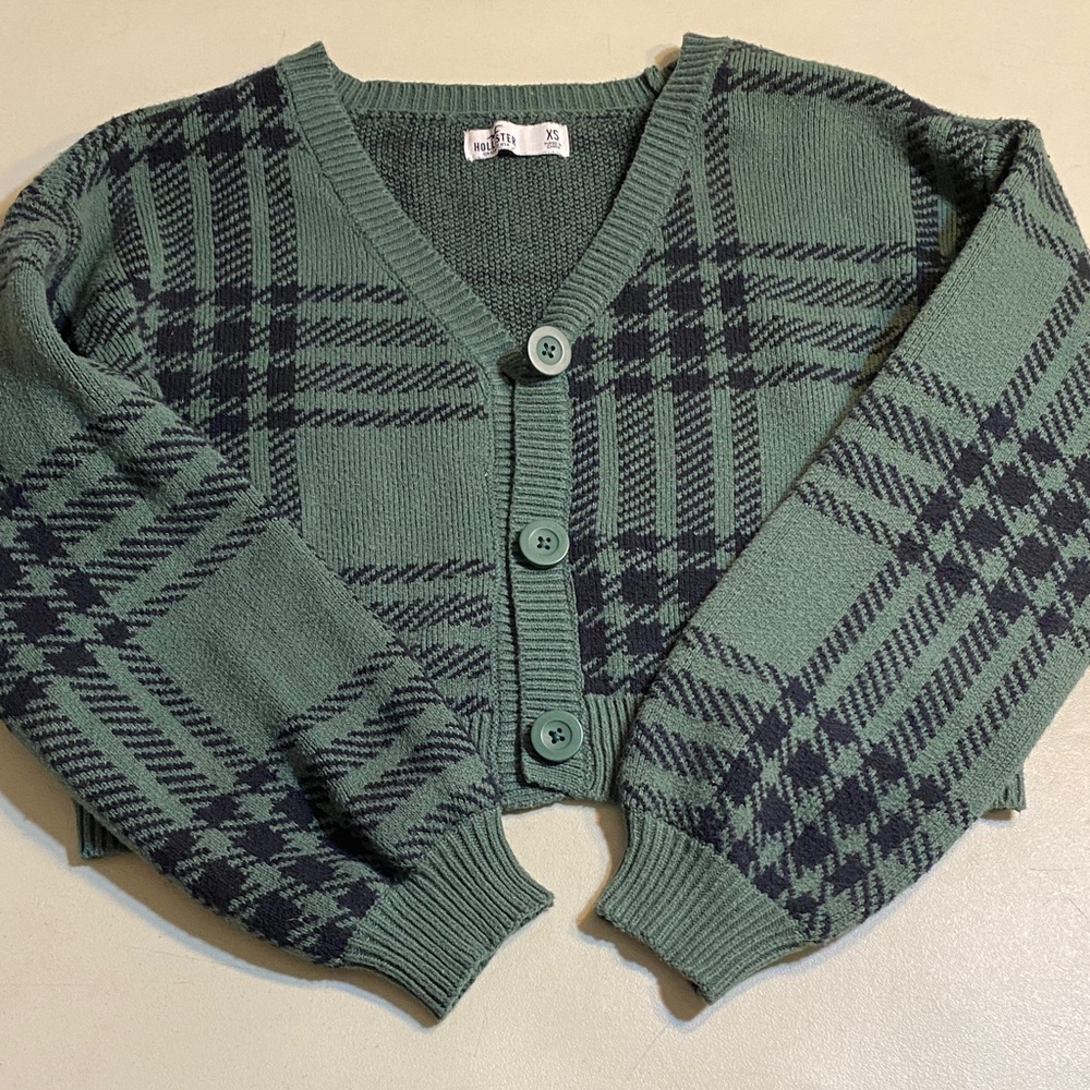 Hollister Forest Green & Black Plaid Cropped Cardigan